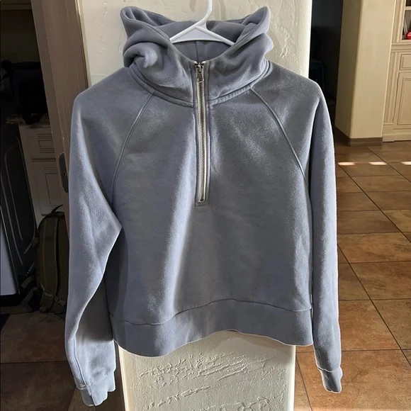 Vuori Womens Sweatshirt Restore Half Zip
Hoodie Size medium - Picture 2 of 12